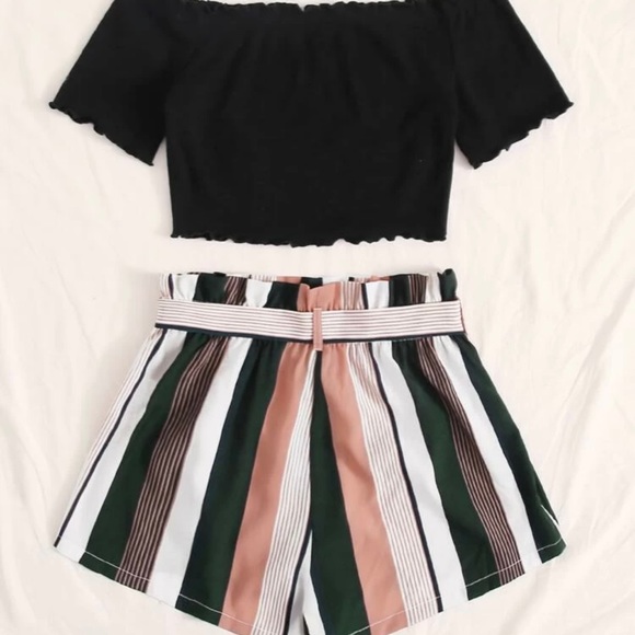SHEIN Plus Lettuce-Edge Crop Top & Striped Paperbag Shorts Set size 2X (16) - Picture 3 of 6